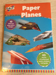 Pappersflygplan - pappersvikningsbok (oregami) med 10 ritningar och 40 oregamipapper ( Paper Planes by Galt)