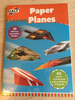 Paper Planes - paperitaittokirja (origami), jossa on 10 piirustusta ja 40 origamipaperia (Galtin Paper Planes)